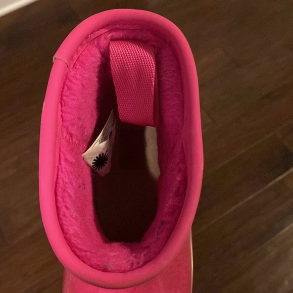 Toddler Ugg boots, hot pink - Picture 5 of 6